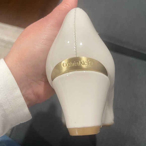 Calvin Klein Germina wedges NIB - soft white - Picture 6 of 7